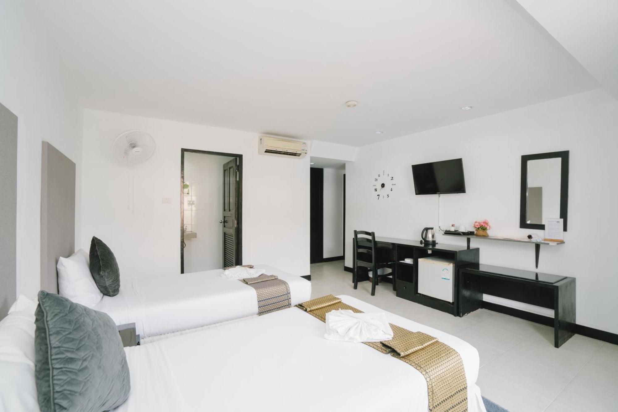 Noble House Patong Hotel Kültér fotó