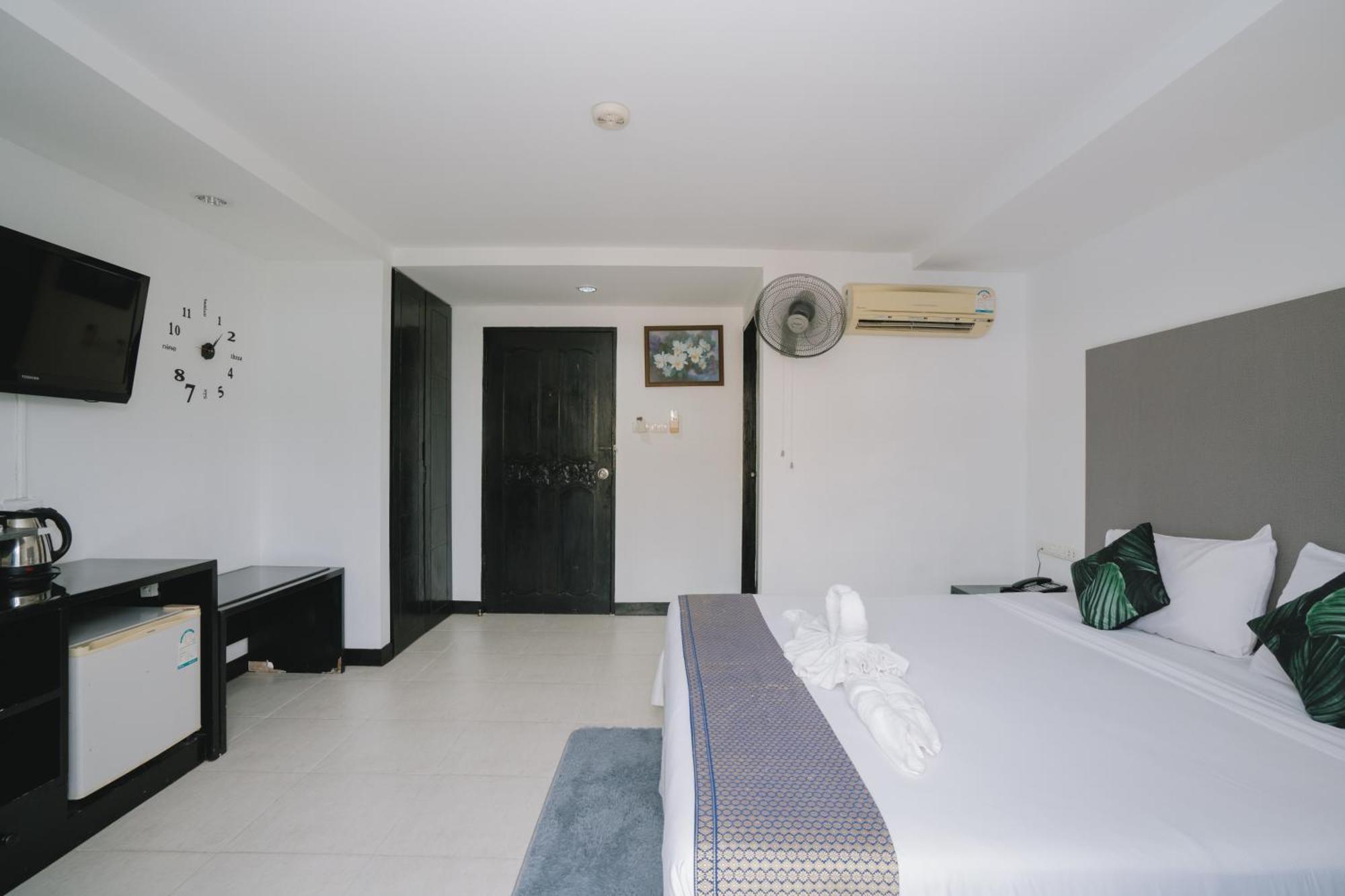 Noble House Patong Hotel Kültér fotó