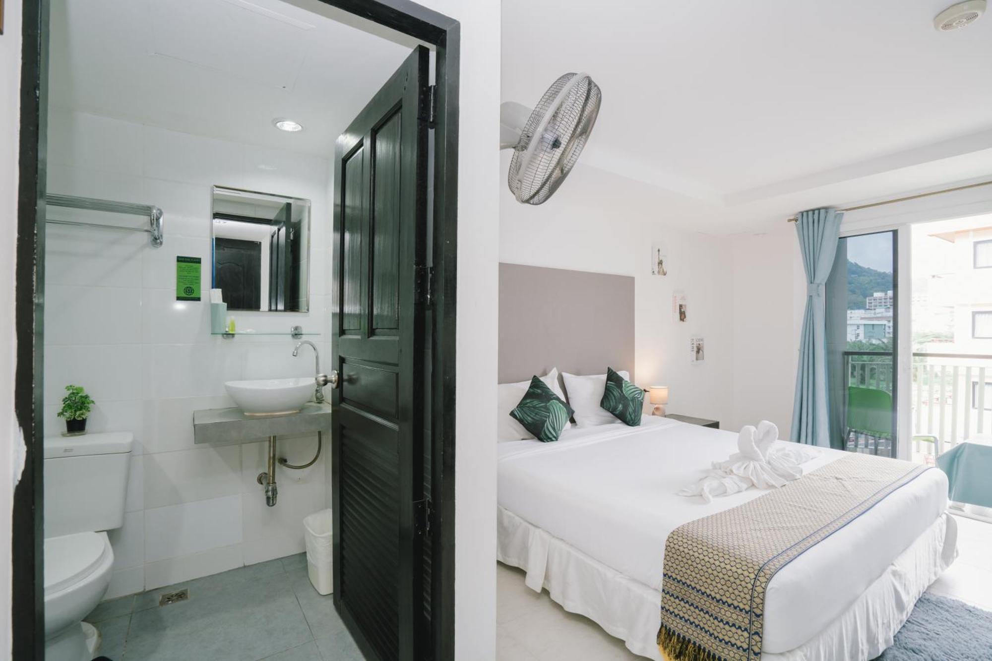 Noble House Patong Hotel Kültér fotó